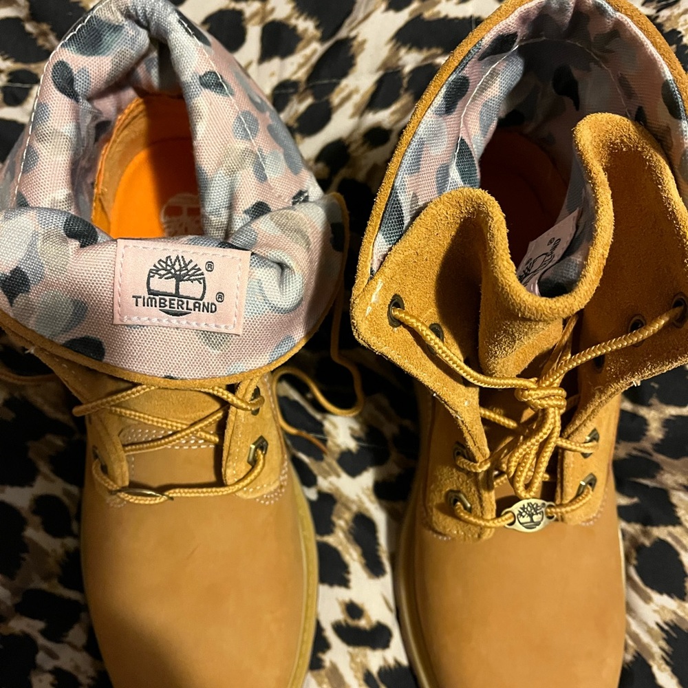 Brand New 81/2 Timberland Boots camouflage with pink blue and gray trimmin